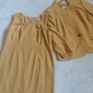 Two piece suit woman plus size